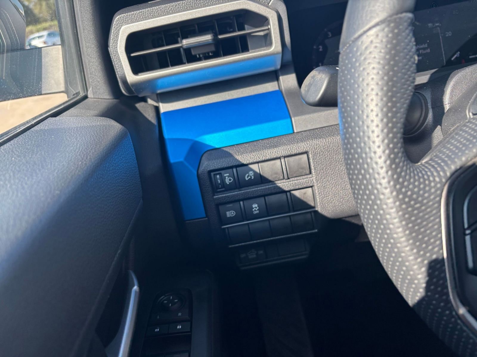 Used 2025 Toyota Tacoma TRD Off-Road image 32