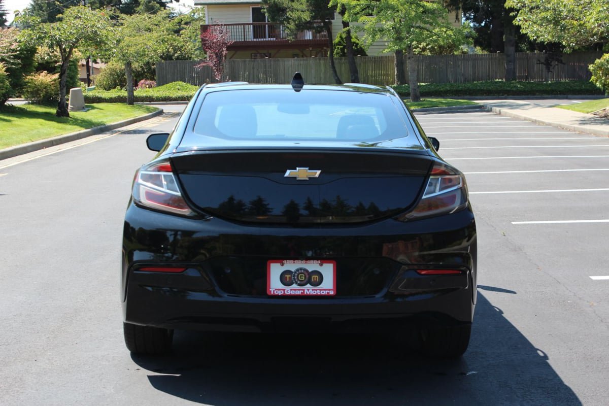 Used 2017 Chevrolet Volt Premier FWD image 6
