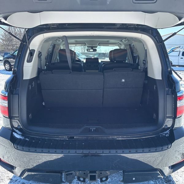 Used 2023 Nissan Armada SL w/ Captain's Chairs Package image 13