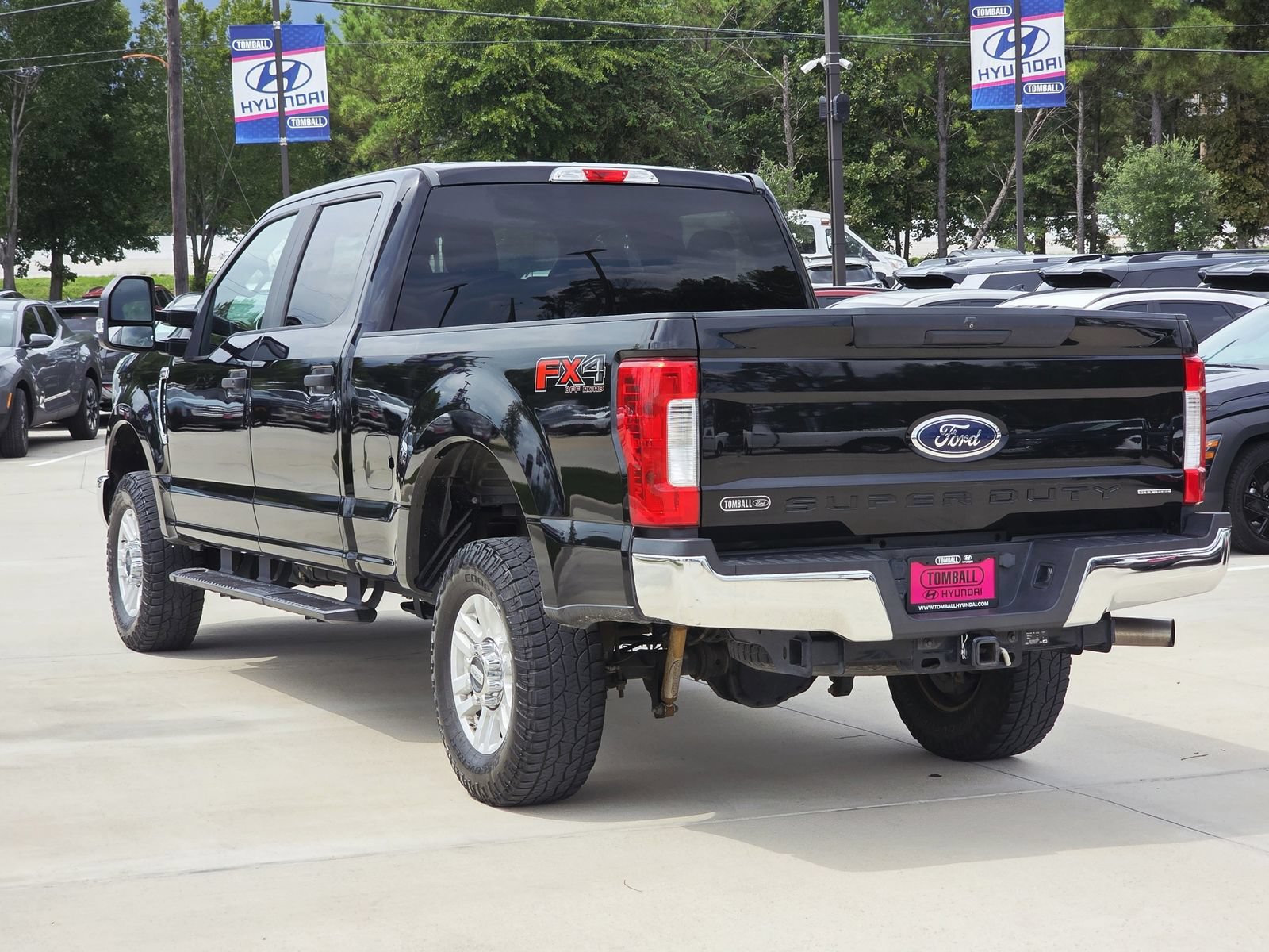 Used 2017 Ford F250 XL w/ STX Appearance Package AWD/4WD image 7