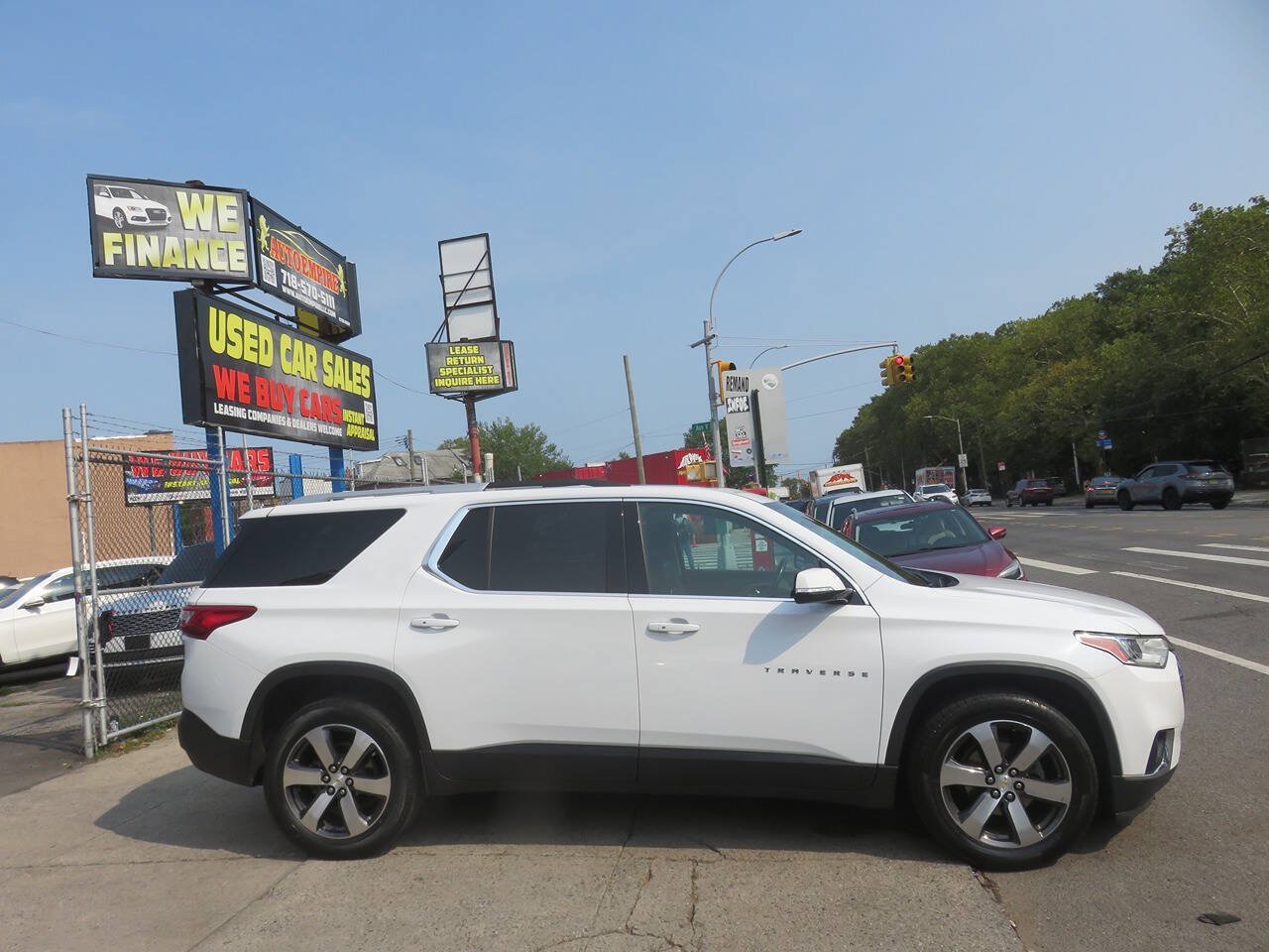 Used 2018 Chevrolet Traverse LT AWD/4WD image 6