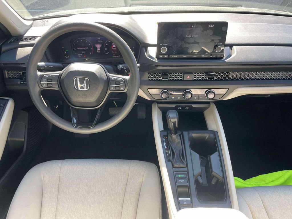 Certified 2025 Honda Accord LX image 13