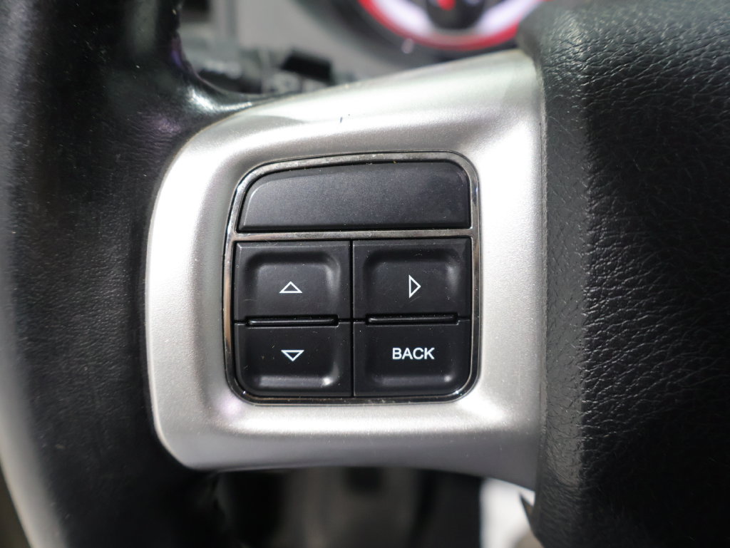 Used 2011 Dodge Grand Caravan Crew w/ Entertainment Group 1 FWD image 27