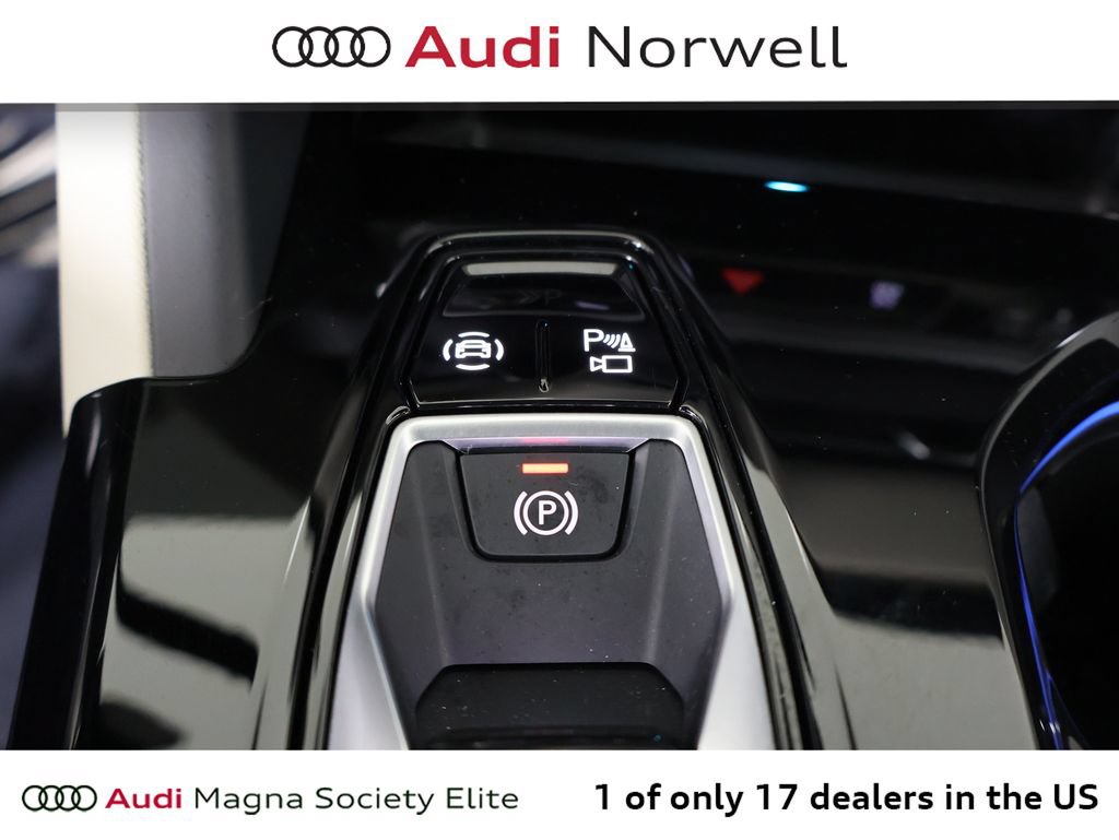 Used 2025 Audi Q5 Premium Plus w/ Premium Plus AWD/4WD image 5