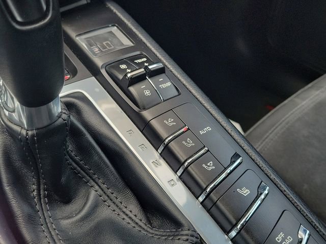 Used 2018 Porsche Macan Sport Edition AWD/4WD image 30