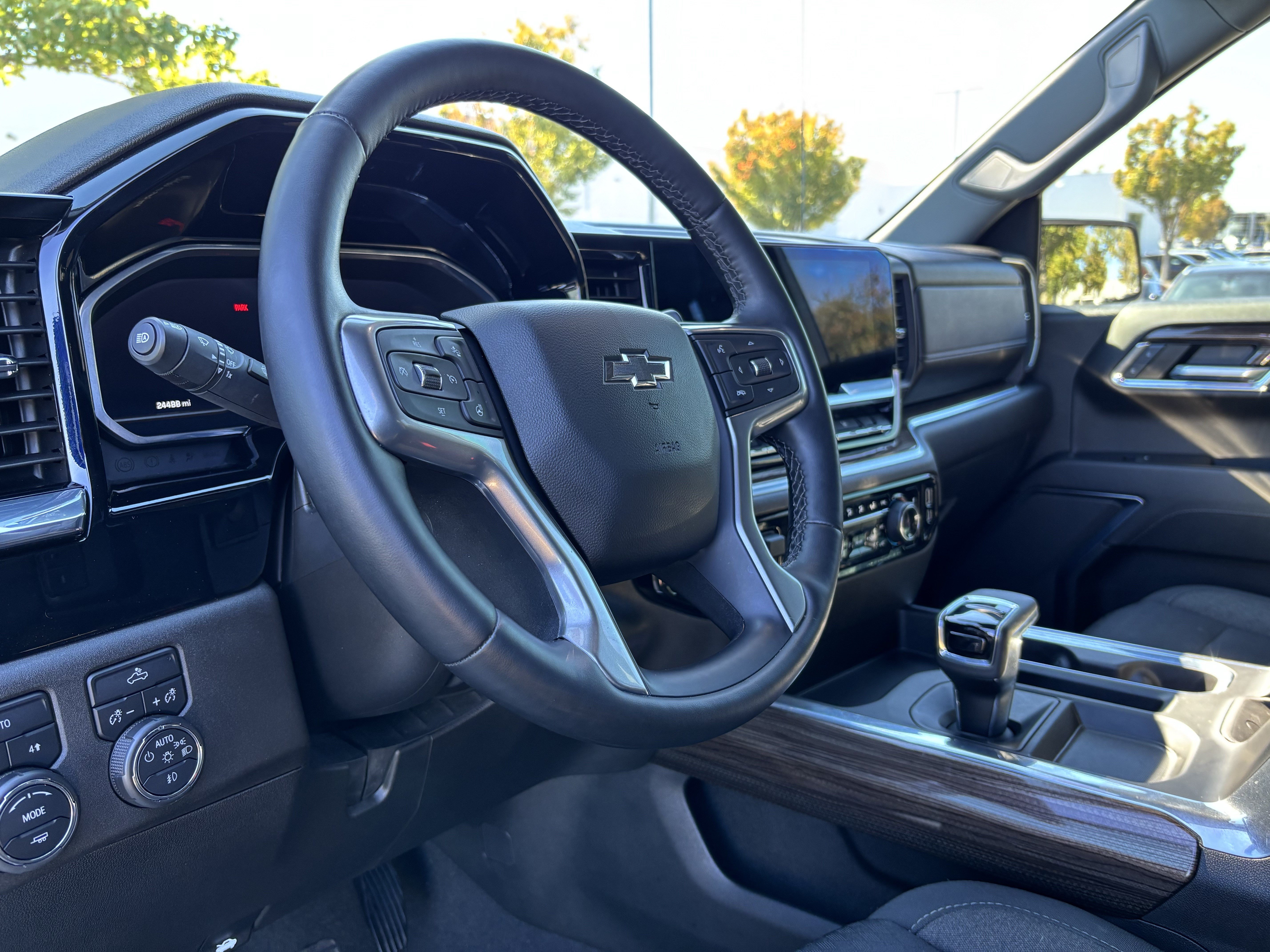 Used 2023 Chevrolet Silverado 1500 RST AWD/4WD image 16