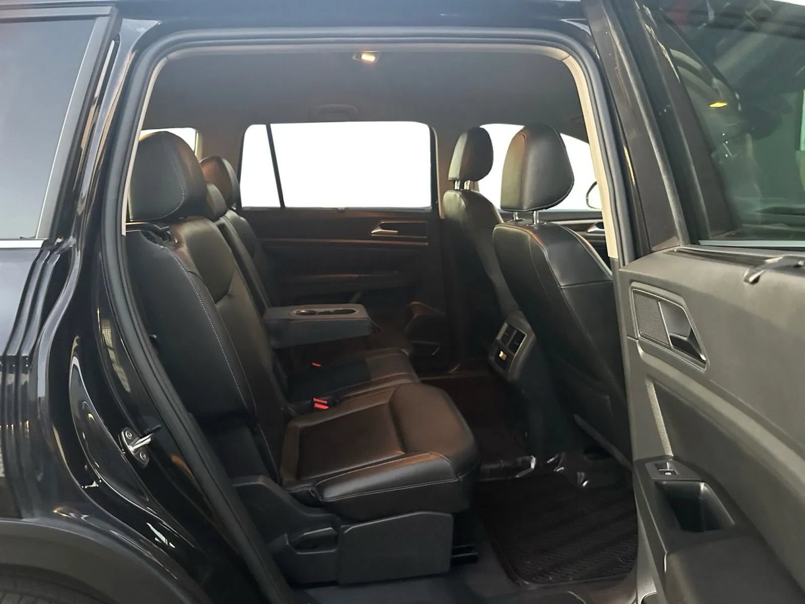 Used 2018 Volkswagen Atlas SE FWD image 20