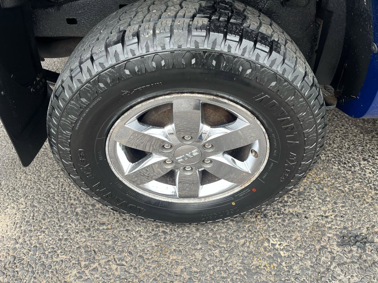 Used 2010 GMC Canyon SLE image 13