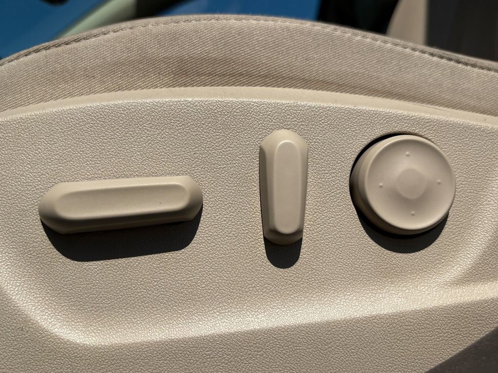 Used 2013 Buick Regal Premium image 14