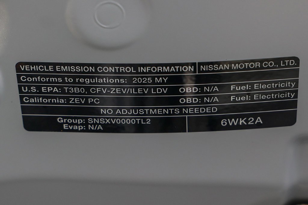 Used 2025 Nissan Leaf S FWD image 33