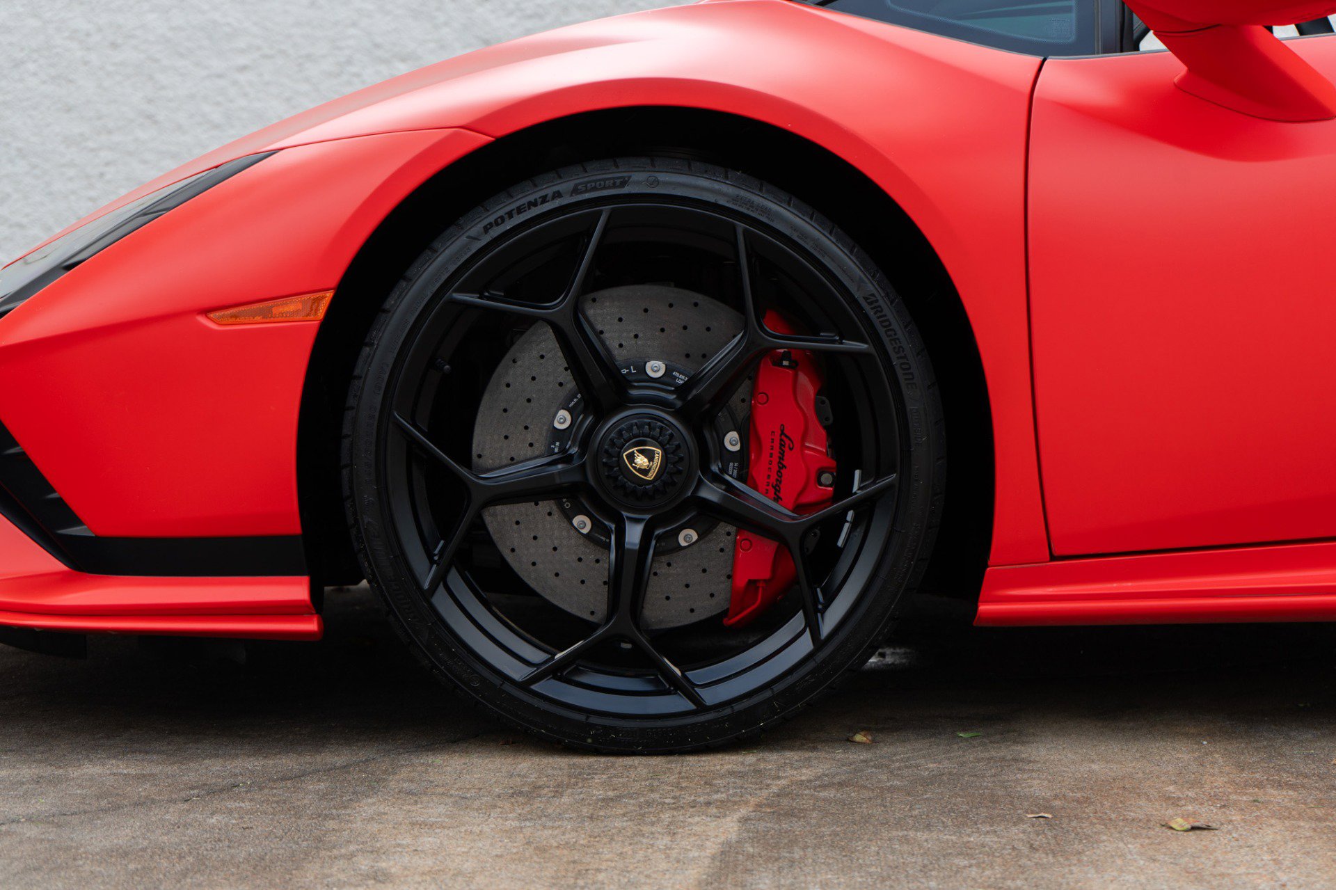 Used 2023 Lamborghini Huracan Tecnica image 32