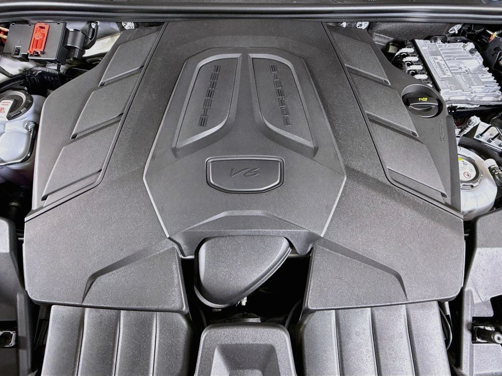 Certified 2026 Porsche Cayenne E-Hybrid Coupe AWD/4WD image 31