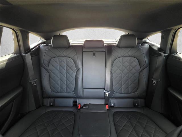 Used 2026 BMW X6 xDrive40i image 14