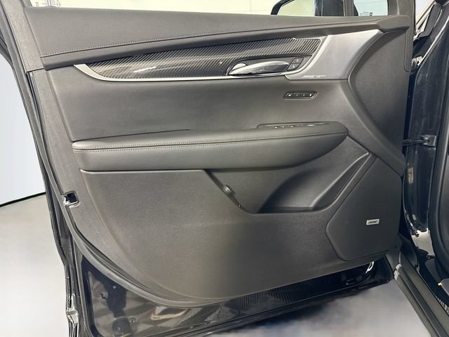 Used 2023 Cadillac XT6 Sport AWD/4WD image 13