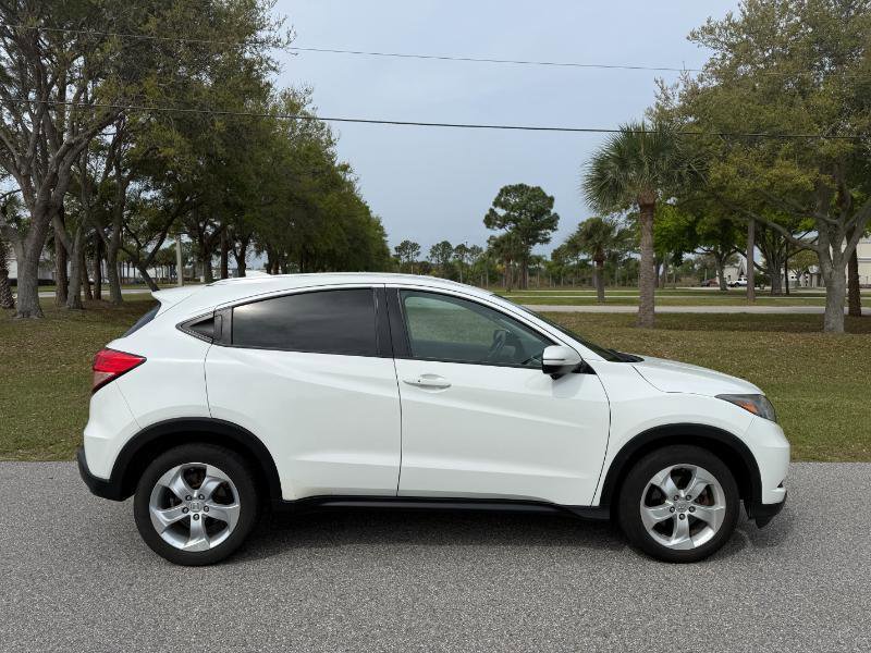 Used 2016 Honda HR-V EX-L image 2
