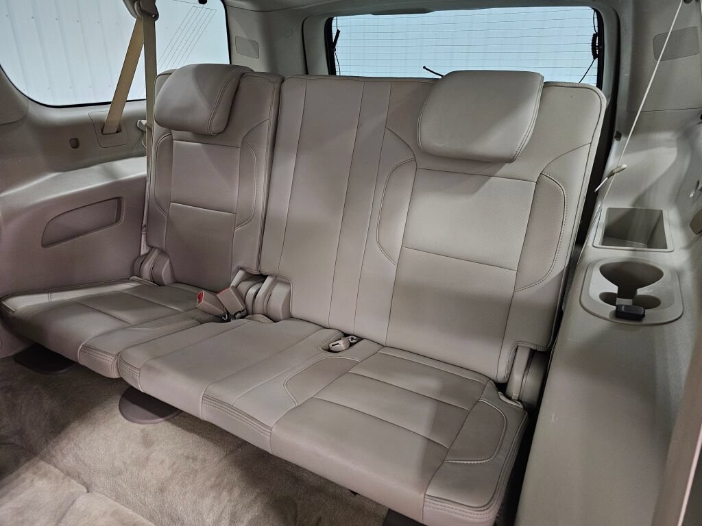 Used 2015 GMC Yukon XL Denali w/ Touring Package RWD image 13