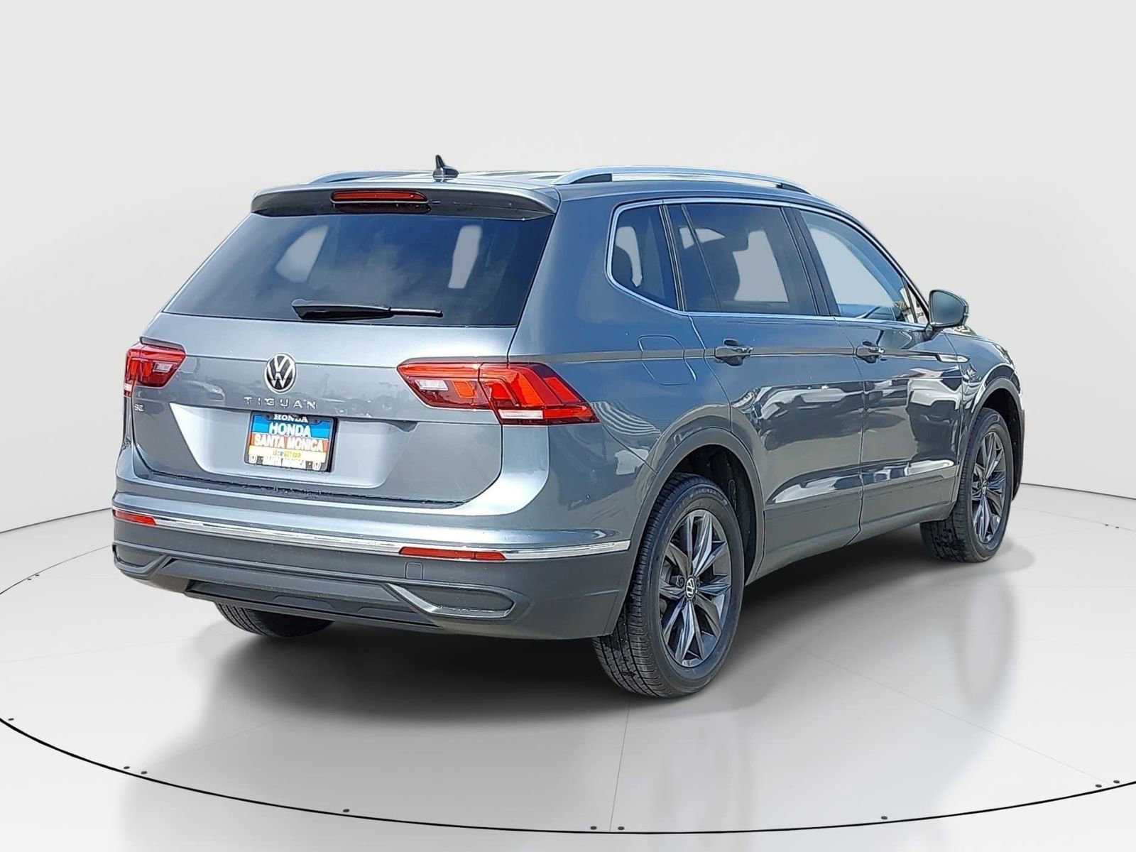 Used 2022 Volkswagen Tiguan SE image 5