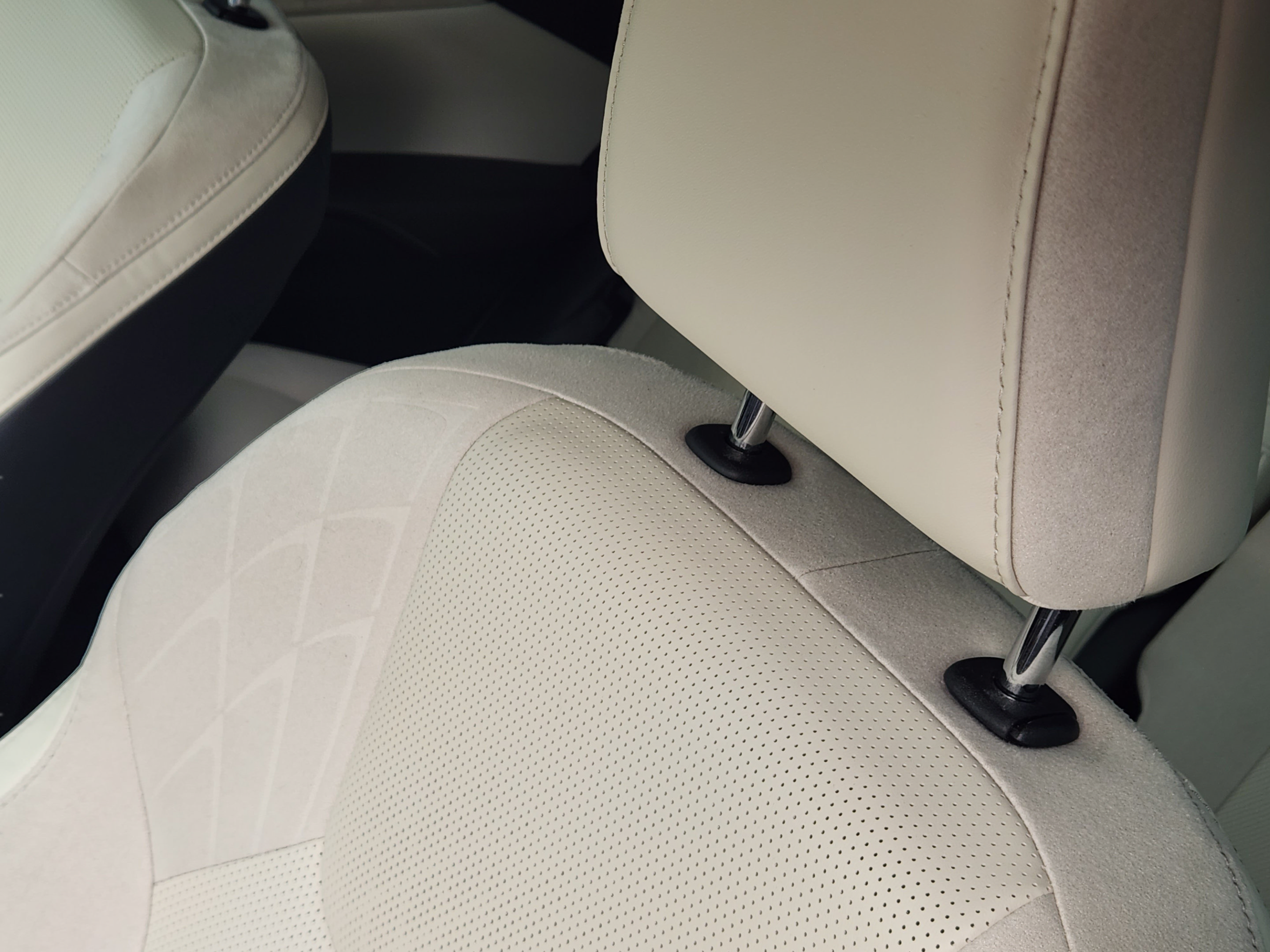 Certified 2023 Lexus RX 350 FWD w/ Cold Area Package image 7