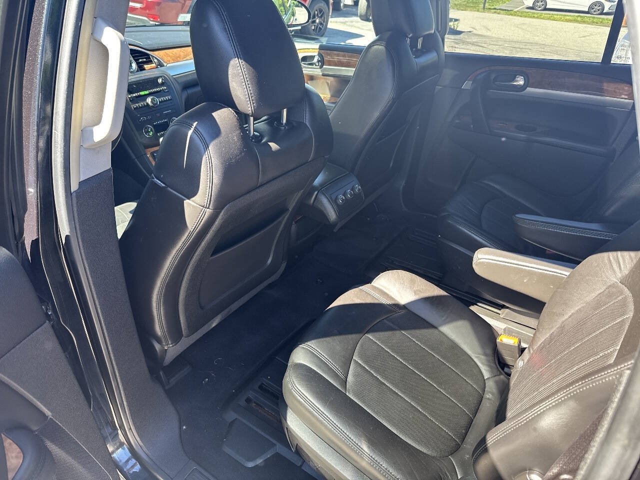 Used 2010 Buick Enclave CXL w/ Trailering Provision Package AWD/4WD image 12