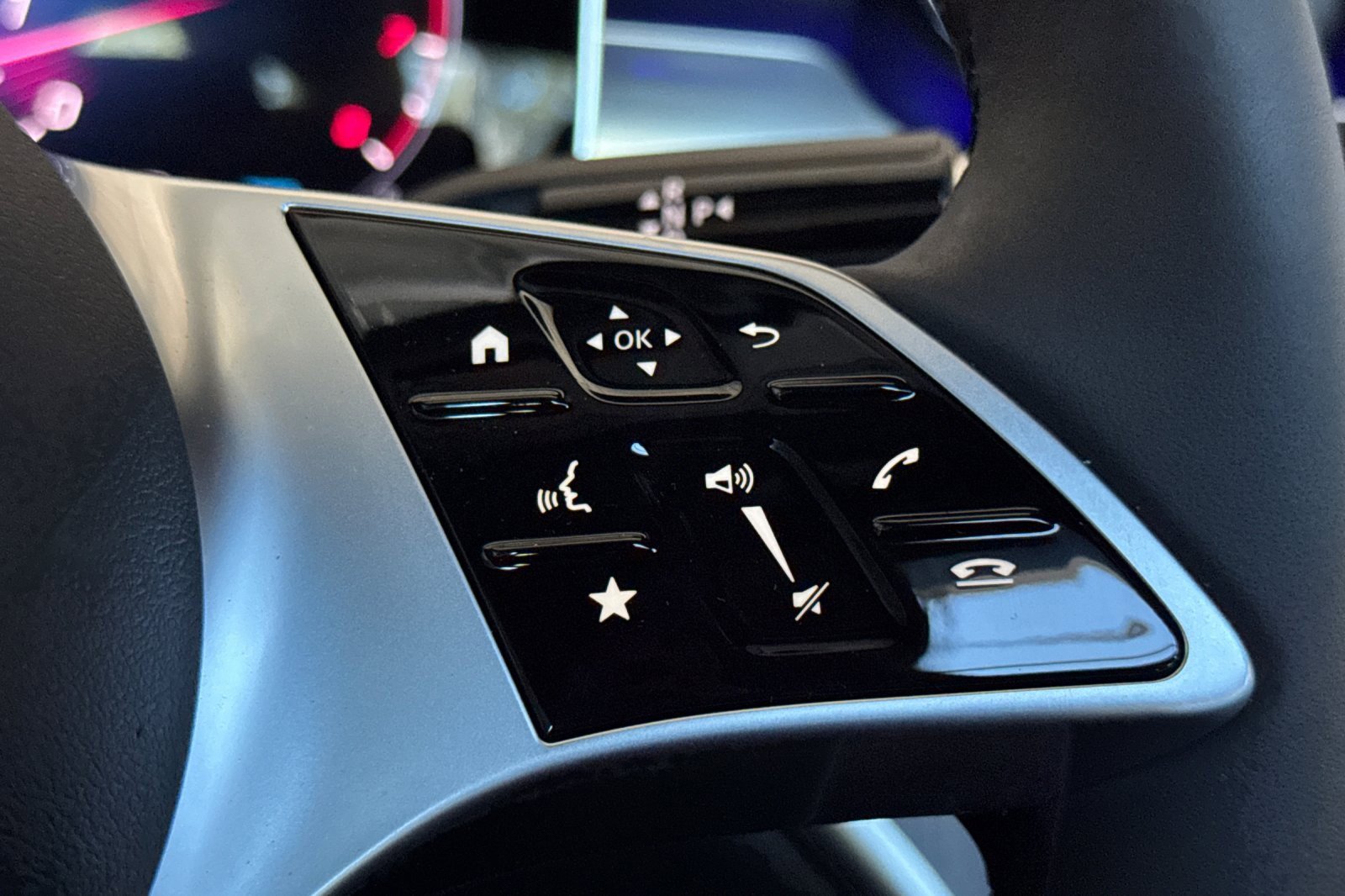 New 2025 Mercedes-Benz C 300 4MATIC Sedan image 28