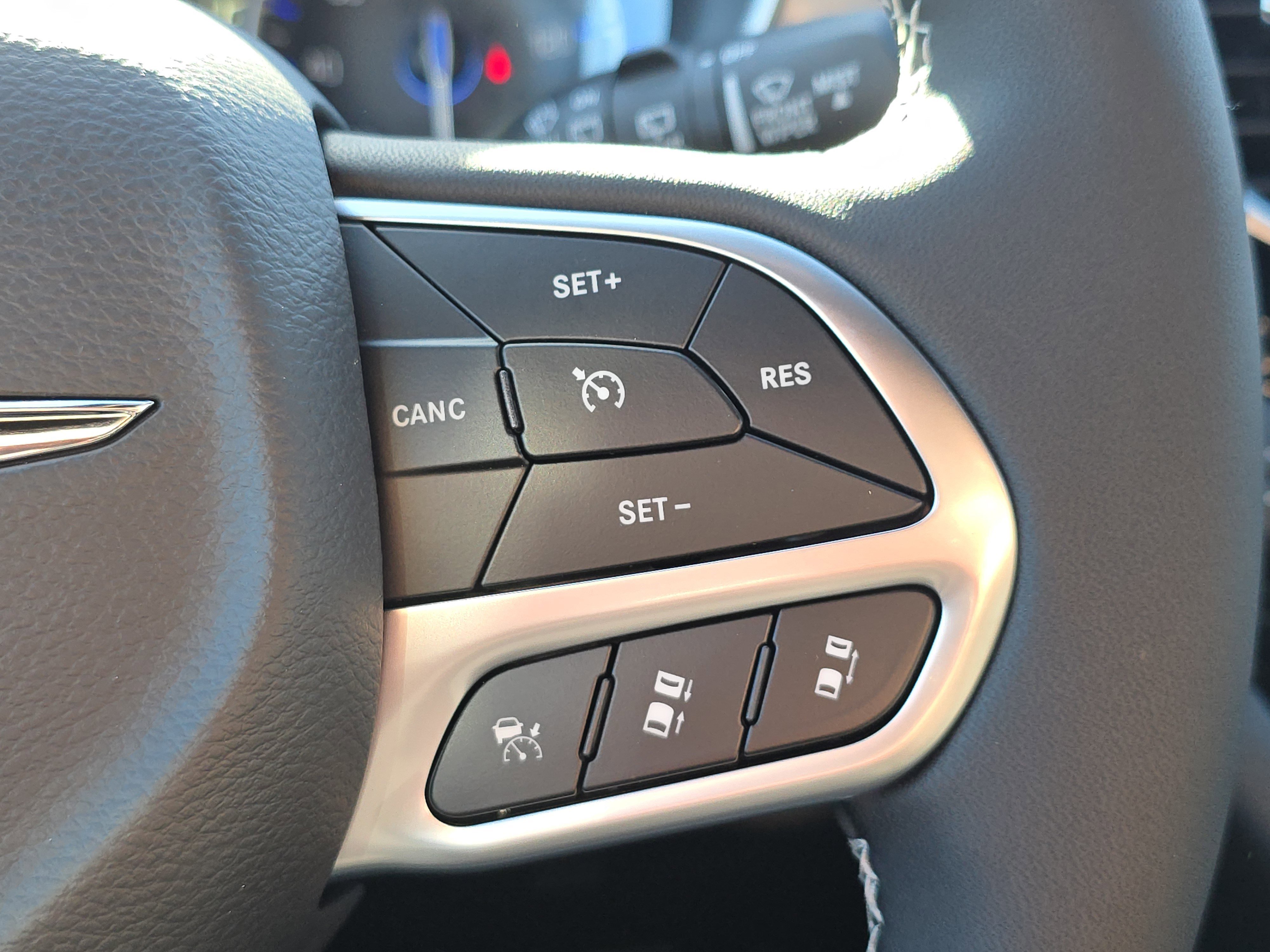 New 2026 Chrysler Pacifica Limited image 28