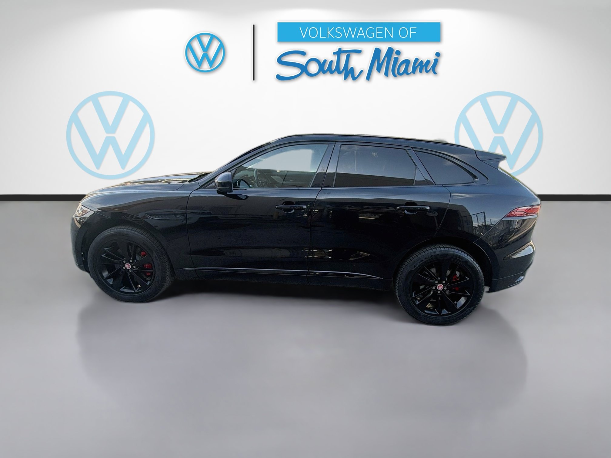 Used 2023 Jaguar F-PACE R-Dynamic S AWD/4WD image 4