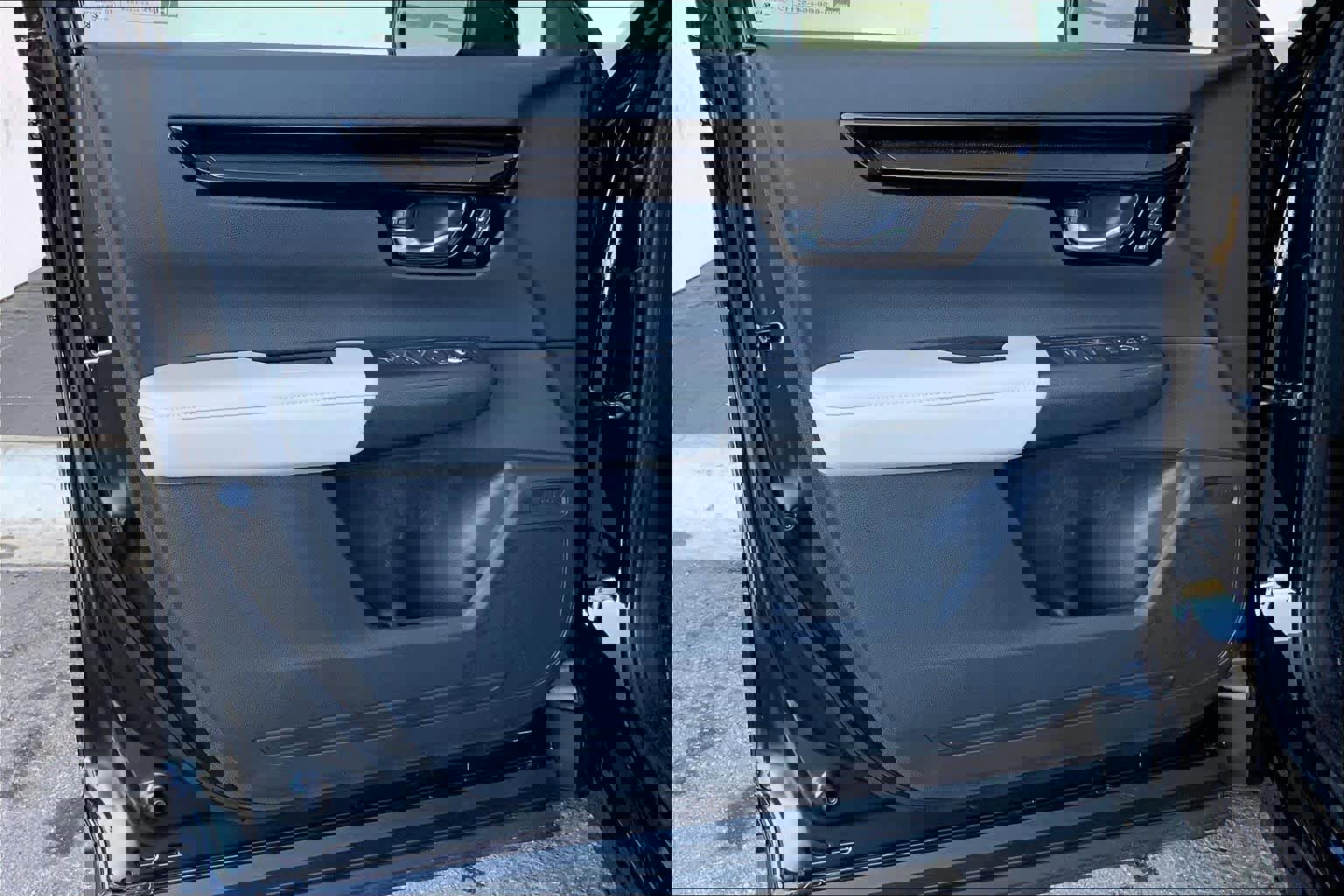 Used 2025 Honda CR-V EX-L image 22