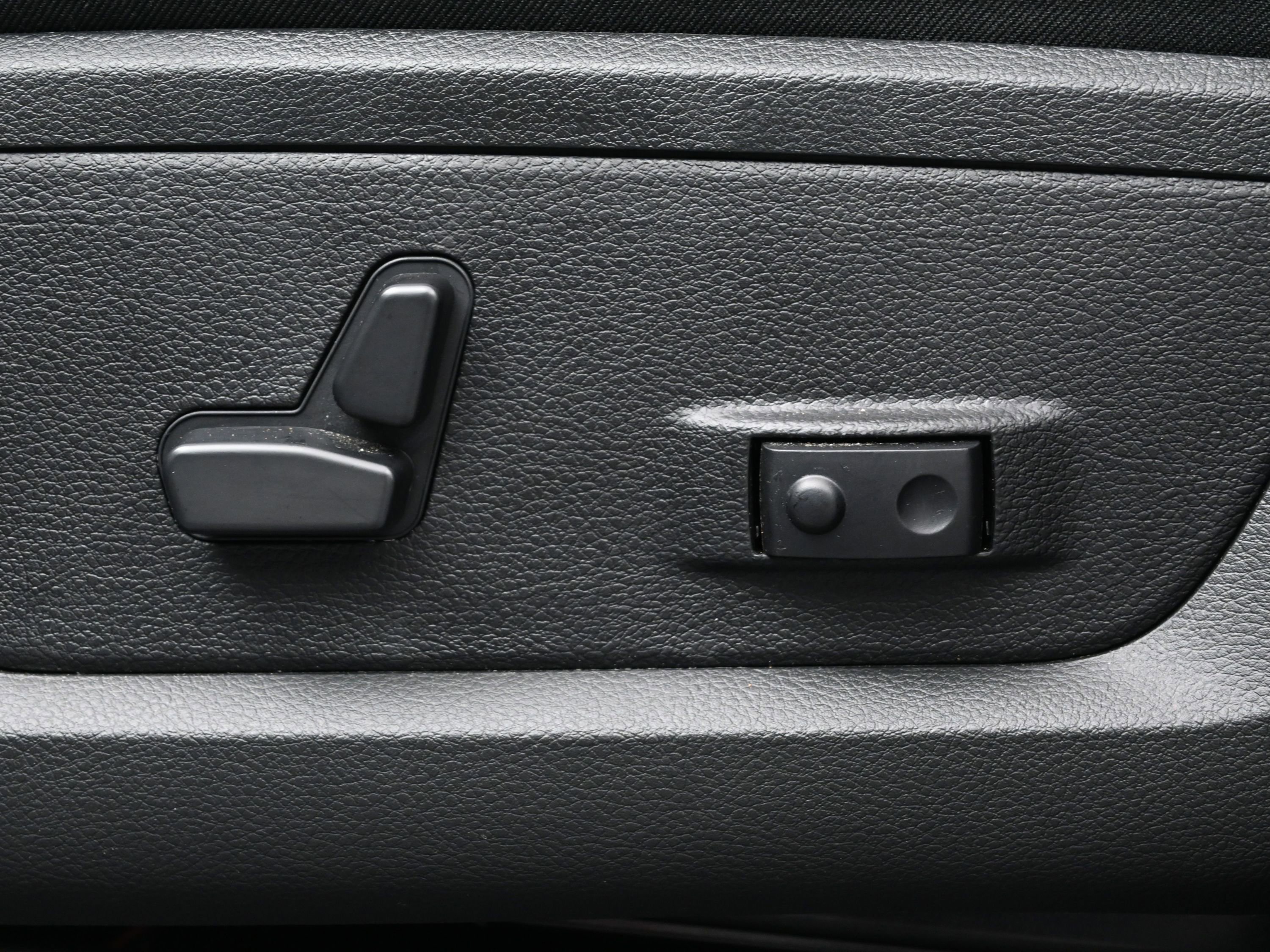 Used 2023 RAM 2500 Laramie AWD/4WD image 10