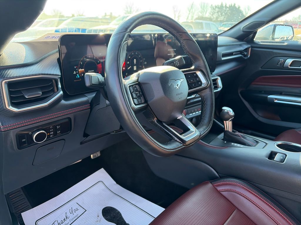 Used 2025 Ford Mustang Premium image 17