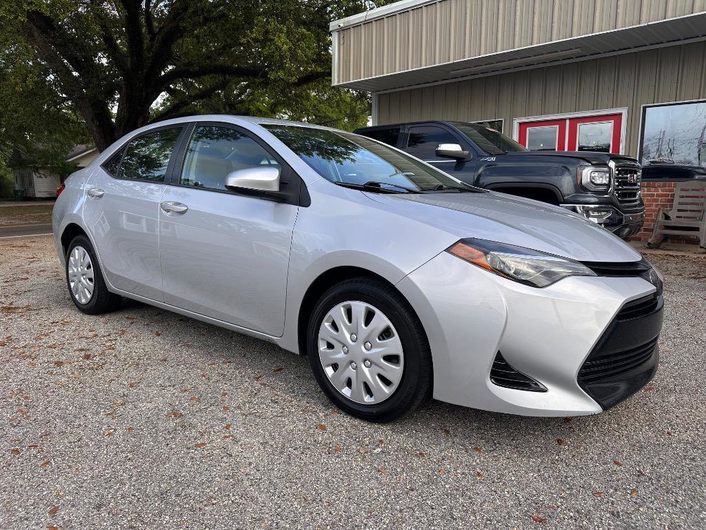 Used 2019 Toyota Corolla LE FWD image 1