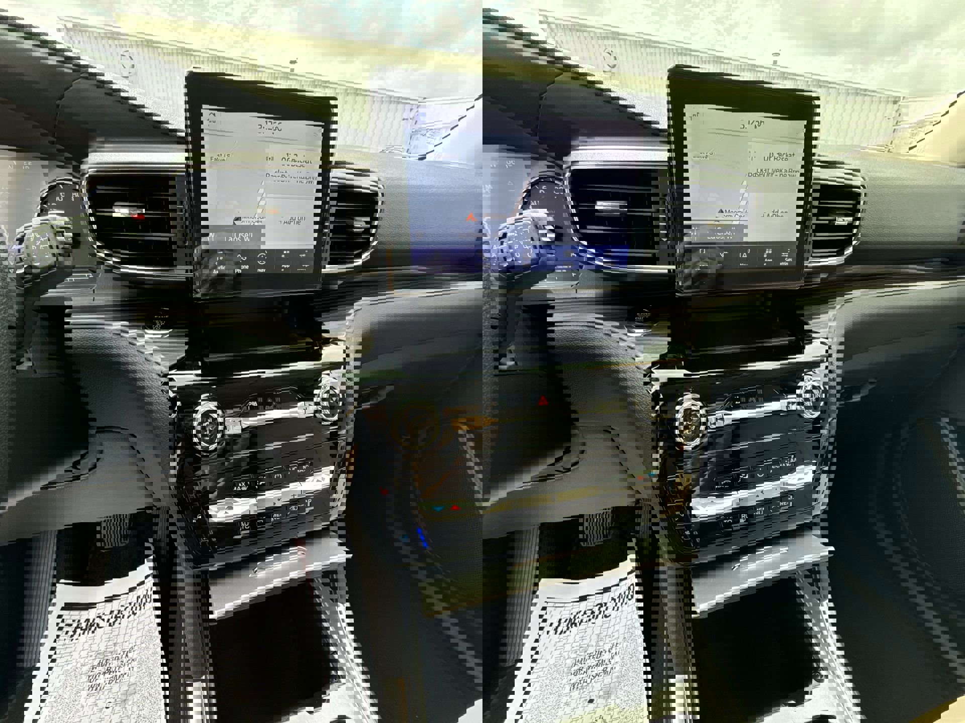 Used 2023 Ford Explorer Limited image 13