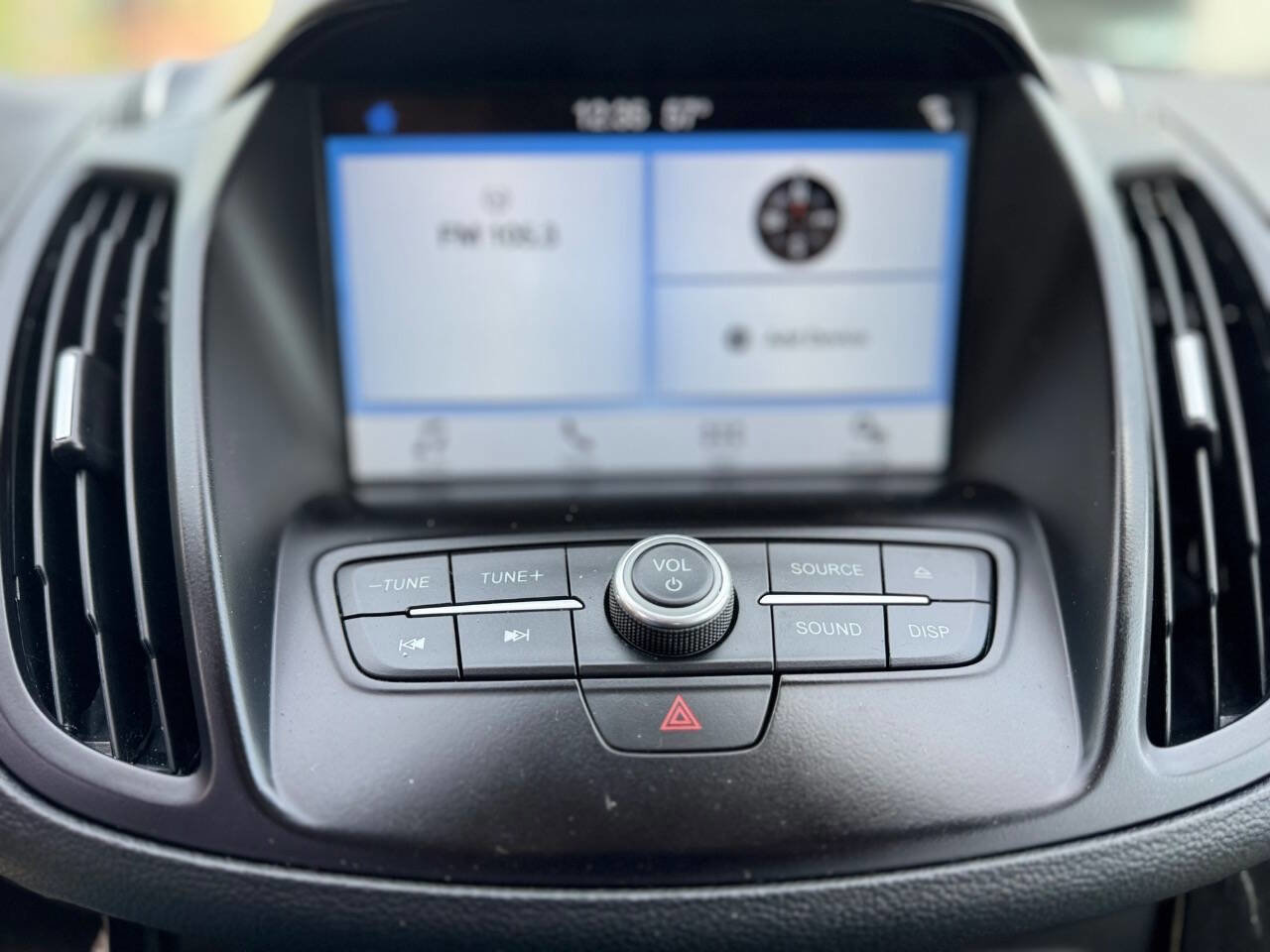 Used 2018 Ford Escape SE w/ SE Sport Appearance Package image 15