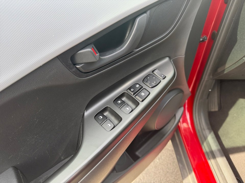 Used 2019 Hyundai Kona SE image 36