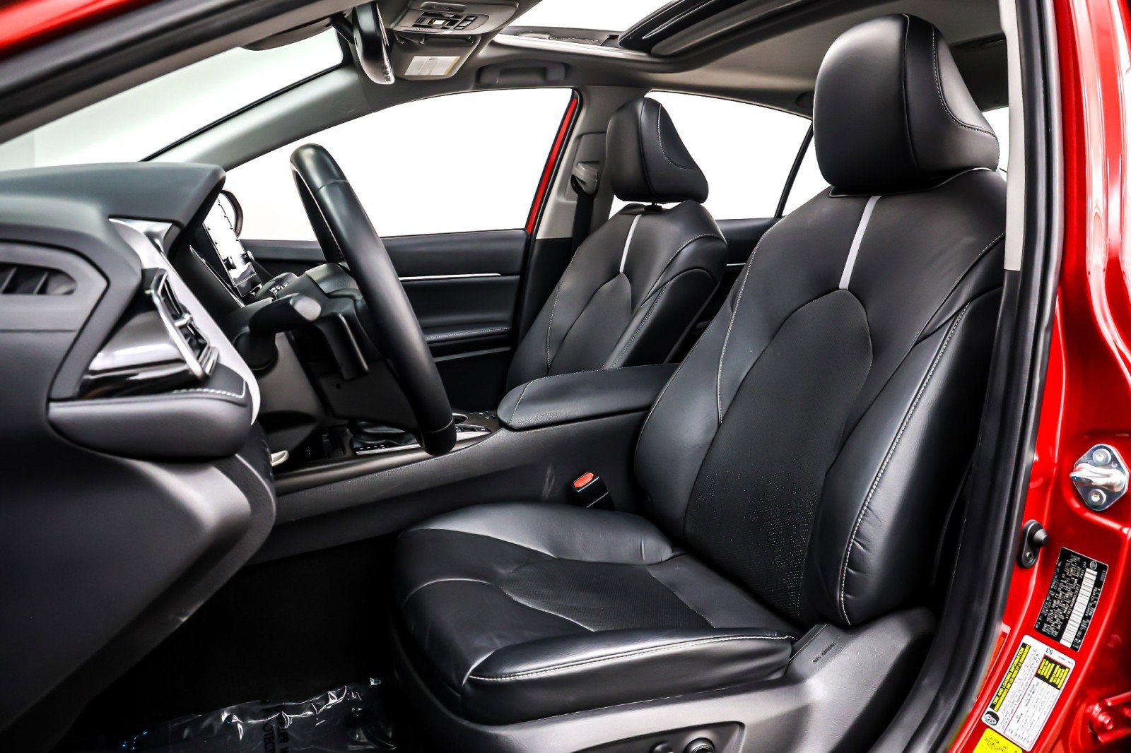 Used 2021 Toyota Camry XSE image 17