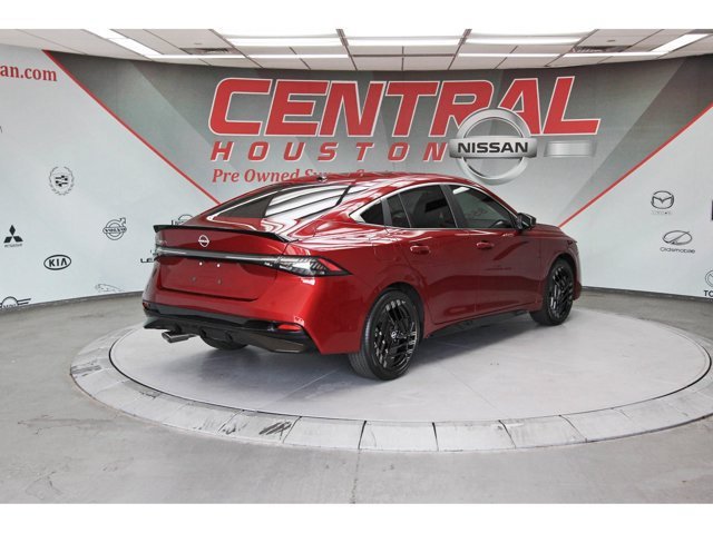 New 2027 Nissan Sentra SR w/ SR Premium Package FWD image 4