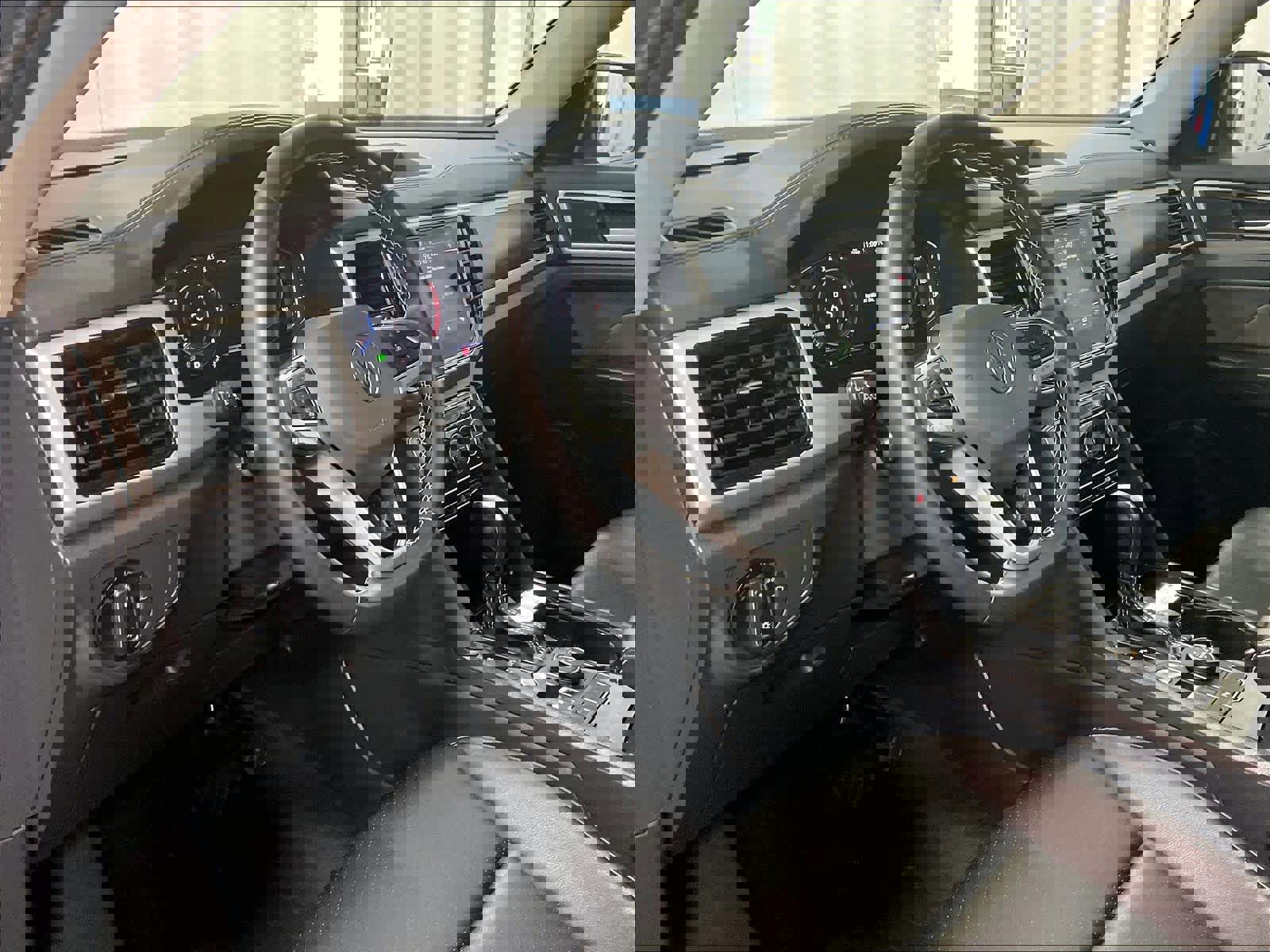 Used 2023 Volkswagen Atlas SE w/ Panoramic Sunroof Package image 8