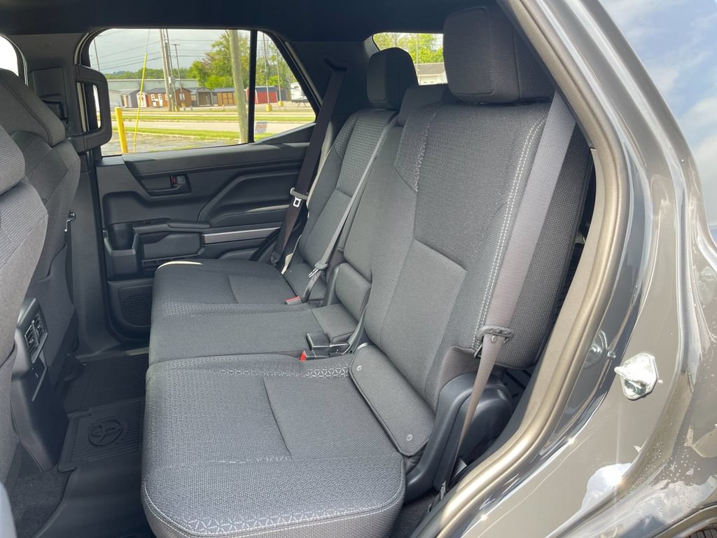 New 2026 Toyota 4Runner SR5 AWD/4WD image 13