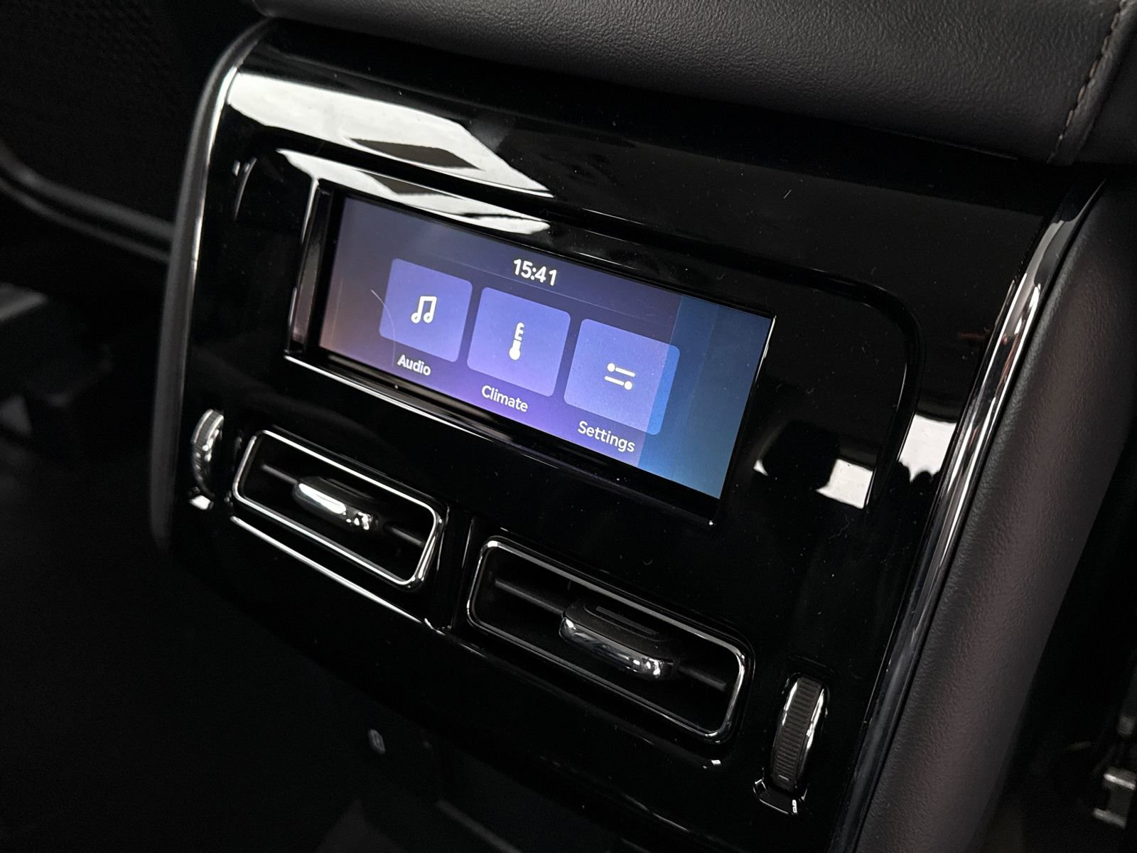 New 2026 Lincoln Aviator AWD image 10