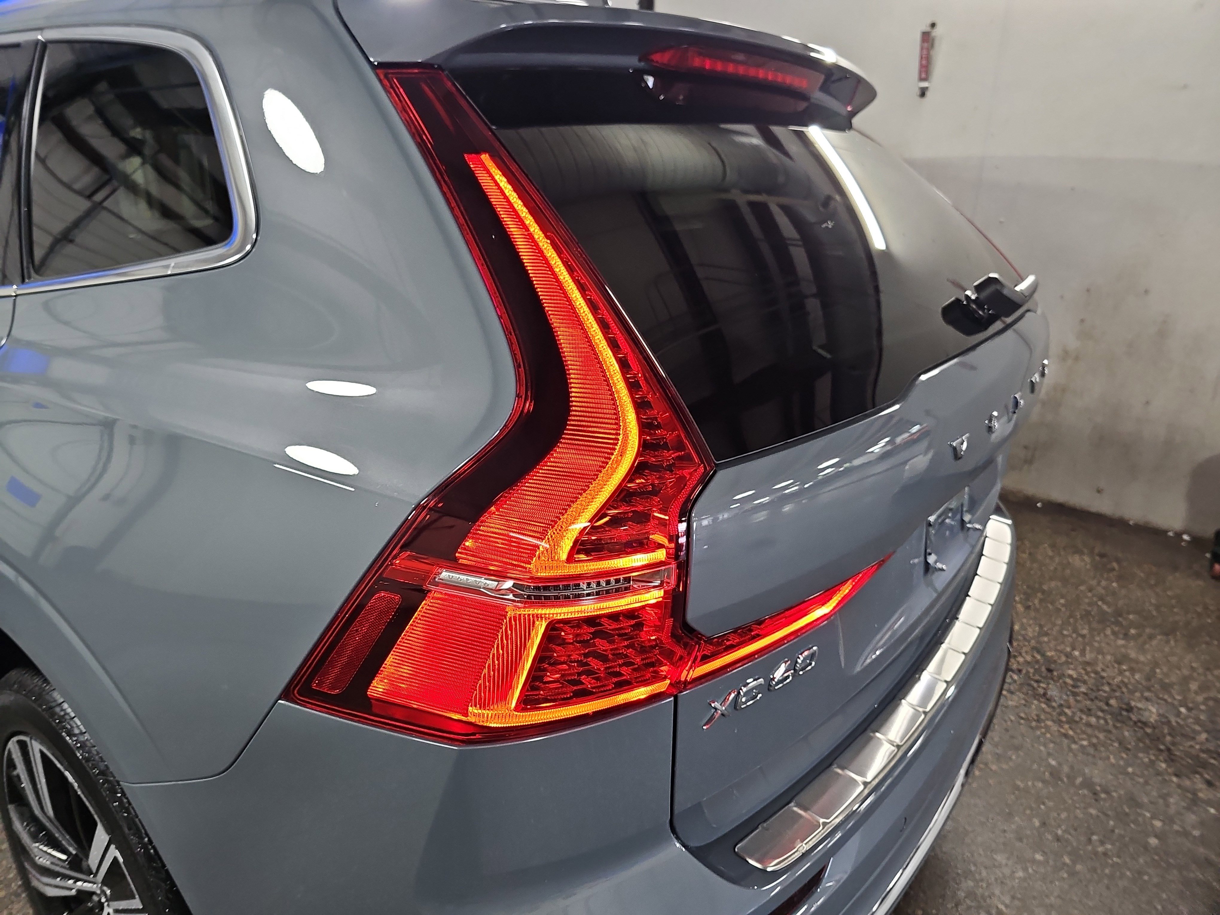 Used 2023 Volvo XC60 T8 Ultimate AWD/4WD image 35