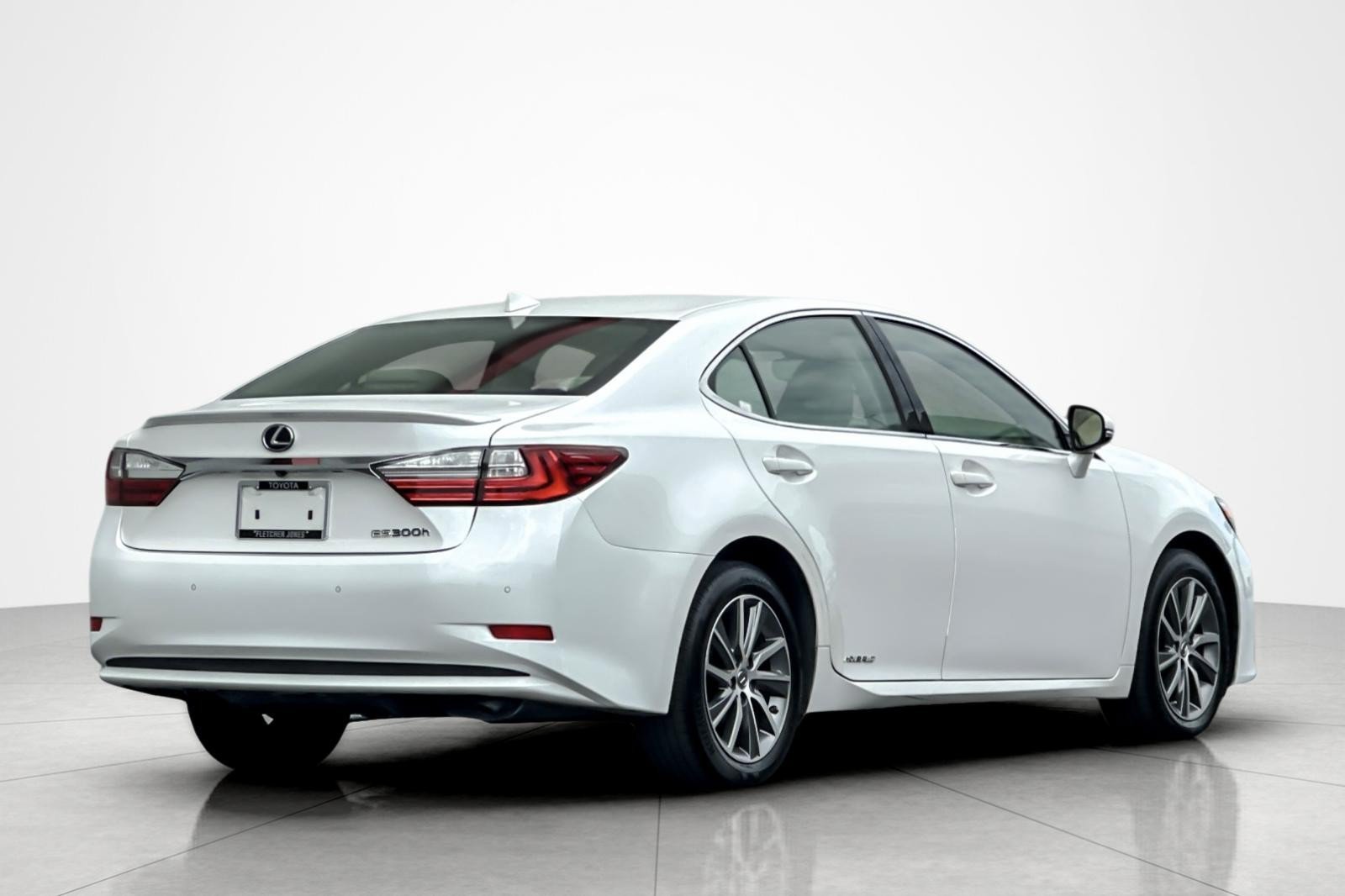 Used 2017 Lexus ES 300h w/ Navigation System Package FWD image 5