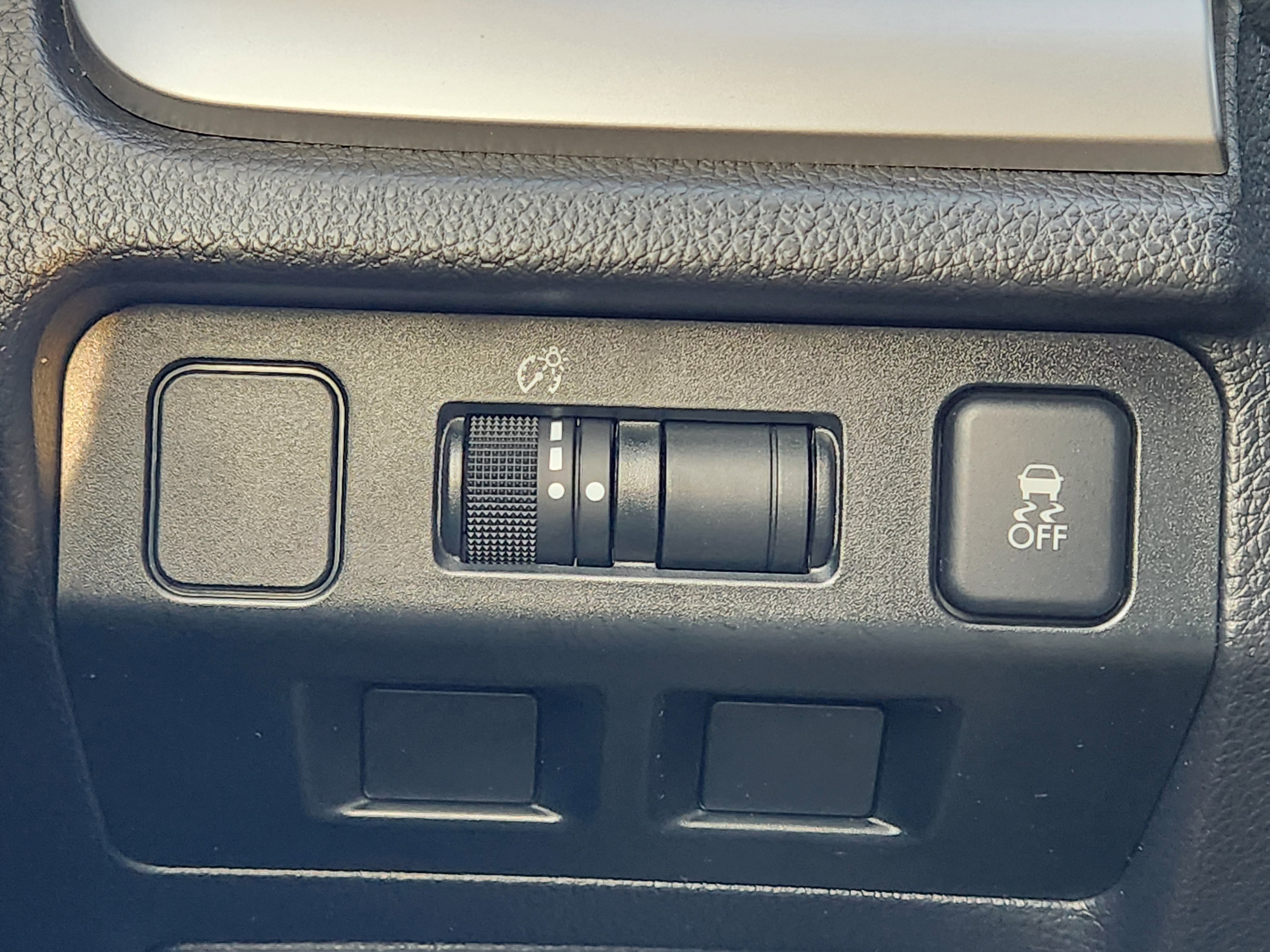 Used 2017 Subaru Forester 2.5i Premium w/ All-Weather Package image 22