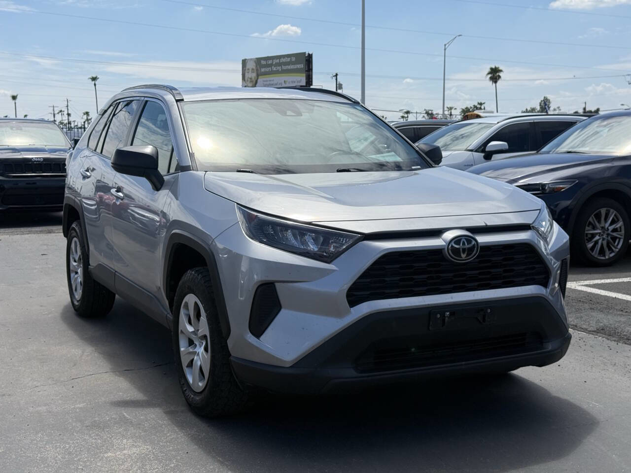 Used 2021 Toyota RAV4 LE image 15
