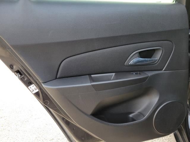 Used 2015 Chevrolet Cruze LT FWD image 8