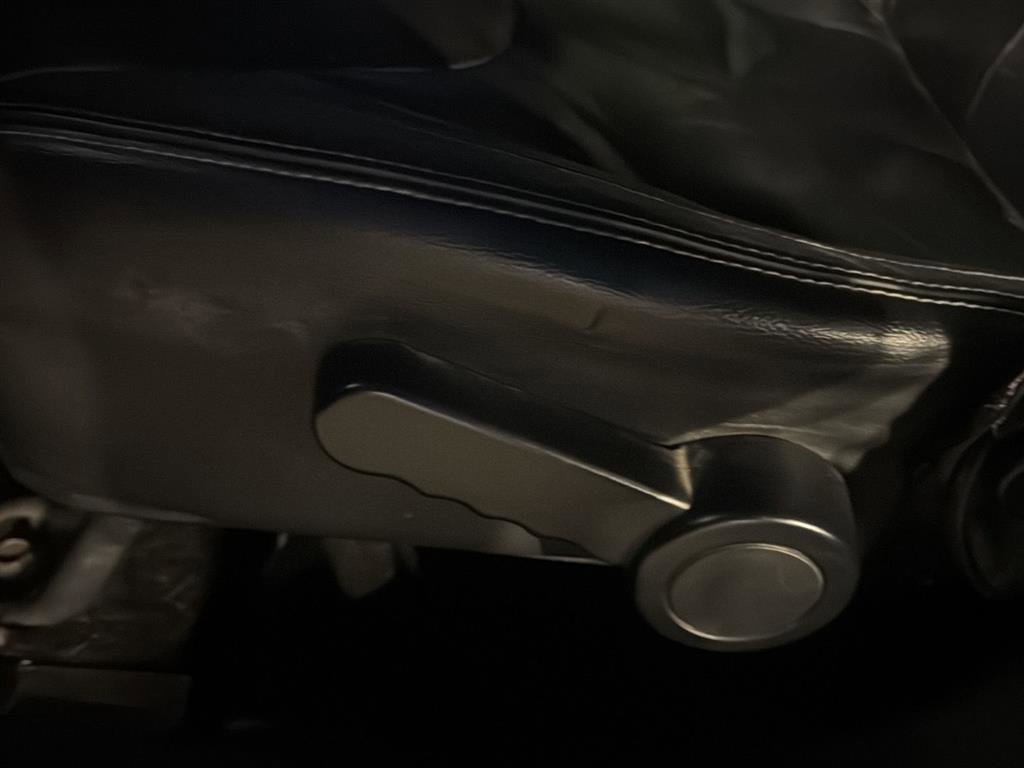 Used 2014 Jeep Wrangler Unlimited Rubicon w/ Connectivity Group image 11