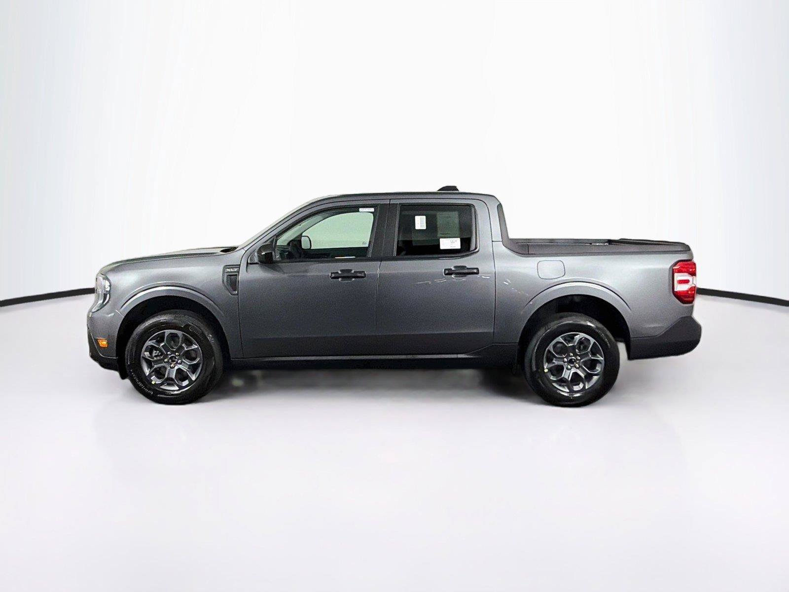New 2026 Ford Maverick XLT w/ XLT Luxury Package FWD image 8