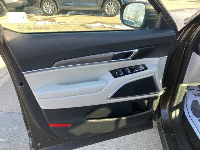 Used 2022 Kia Telluride EX w/ EX Premium Package image 9