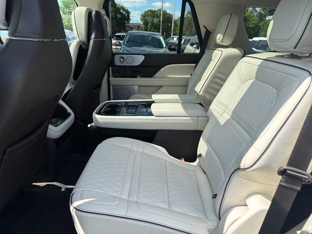 Used 2023 Lincoln Navigator Black Label AWD/4WD image 29