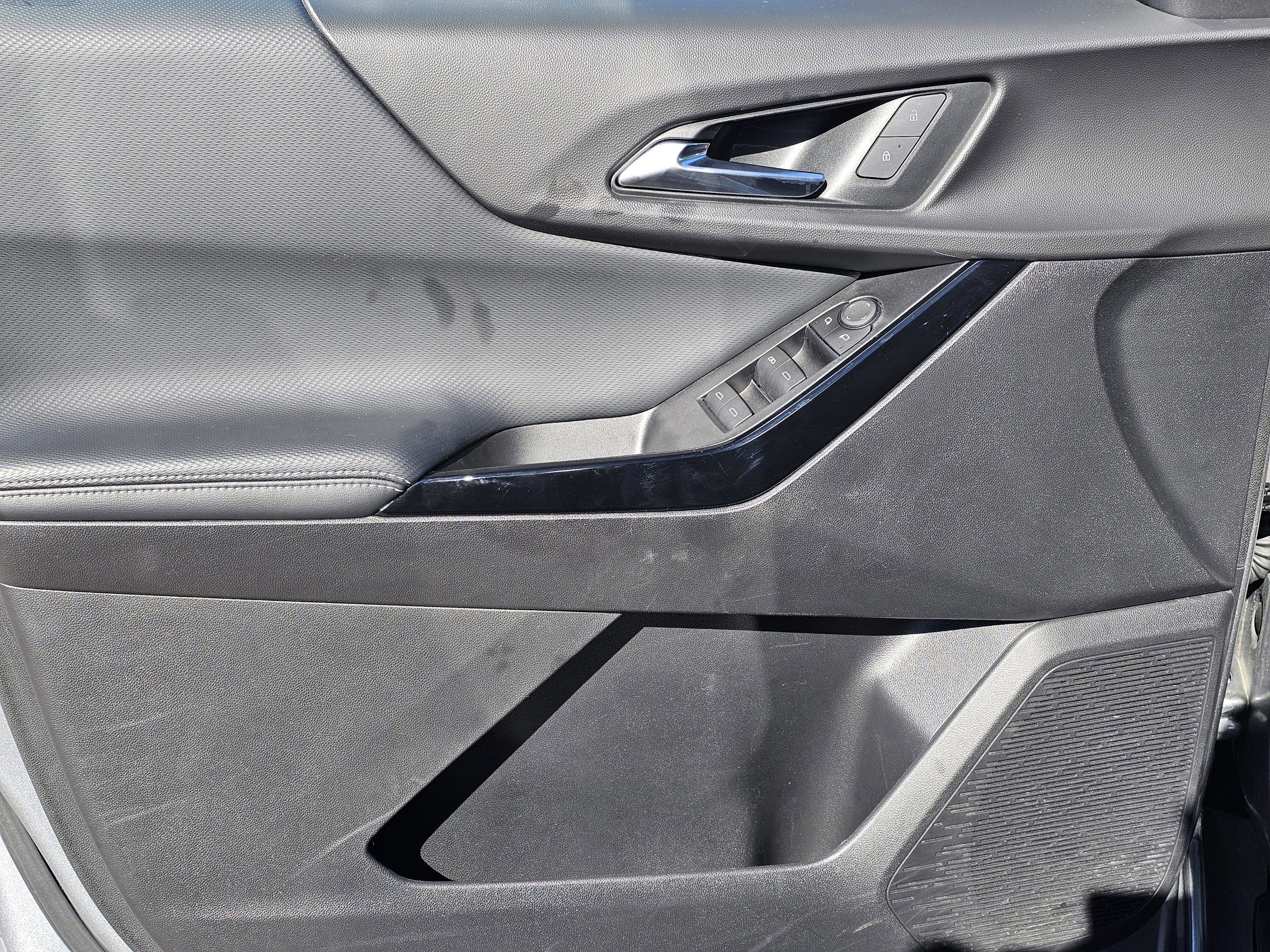 Used 2025 Chevrolet Equinox LT image 14