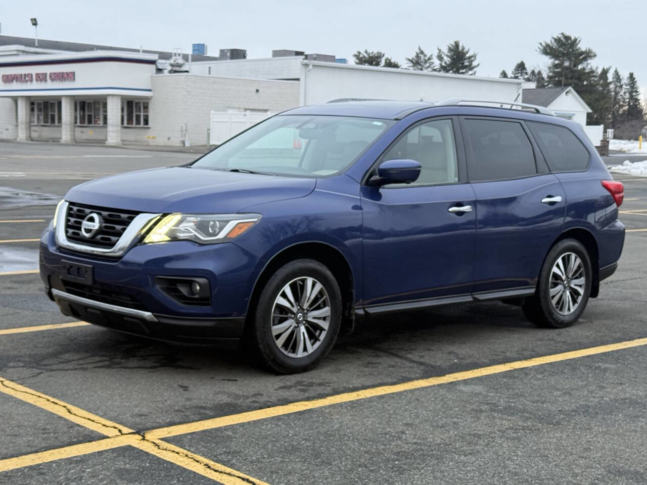 Used 2017 Nissan Pathfinder SL w/ SL Premium Package image 4