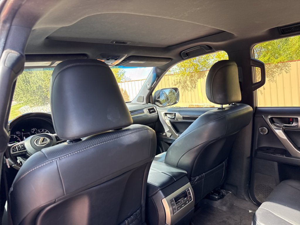 Used 2021 Lexus GX 460 Luxury w/ Sport Design Package AWD/4WD image 21